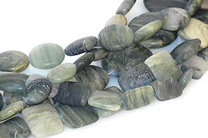 Typical appearance of matte seaweed quartz beads.